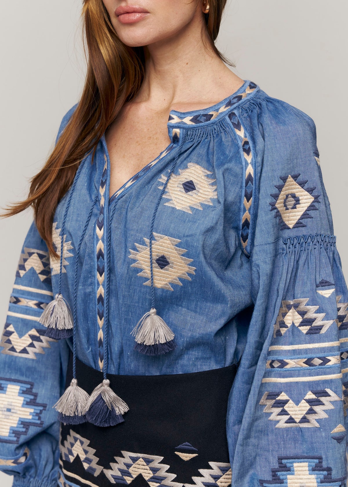 Rombé Geometric Embroidered Linen Blouse – Blue