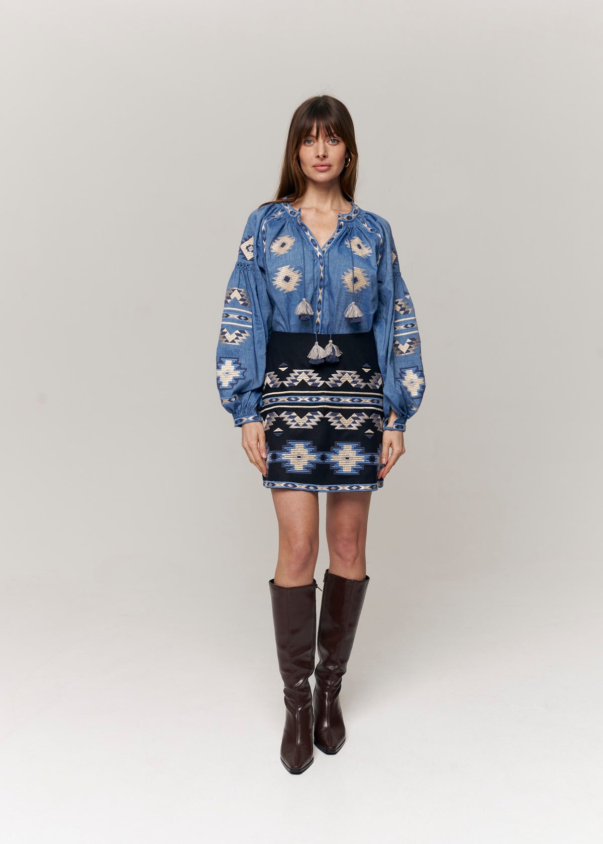 Rombé Geometric Embroidered Linen Blouse – Blue