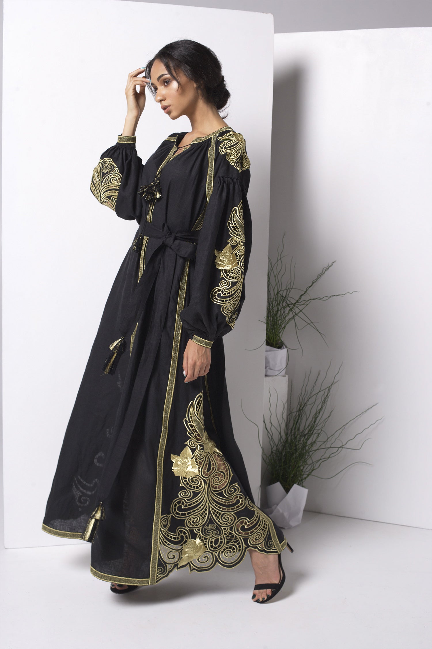 Annabo Golden Rose Richelieu Black Maxi Dress