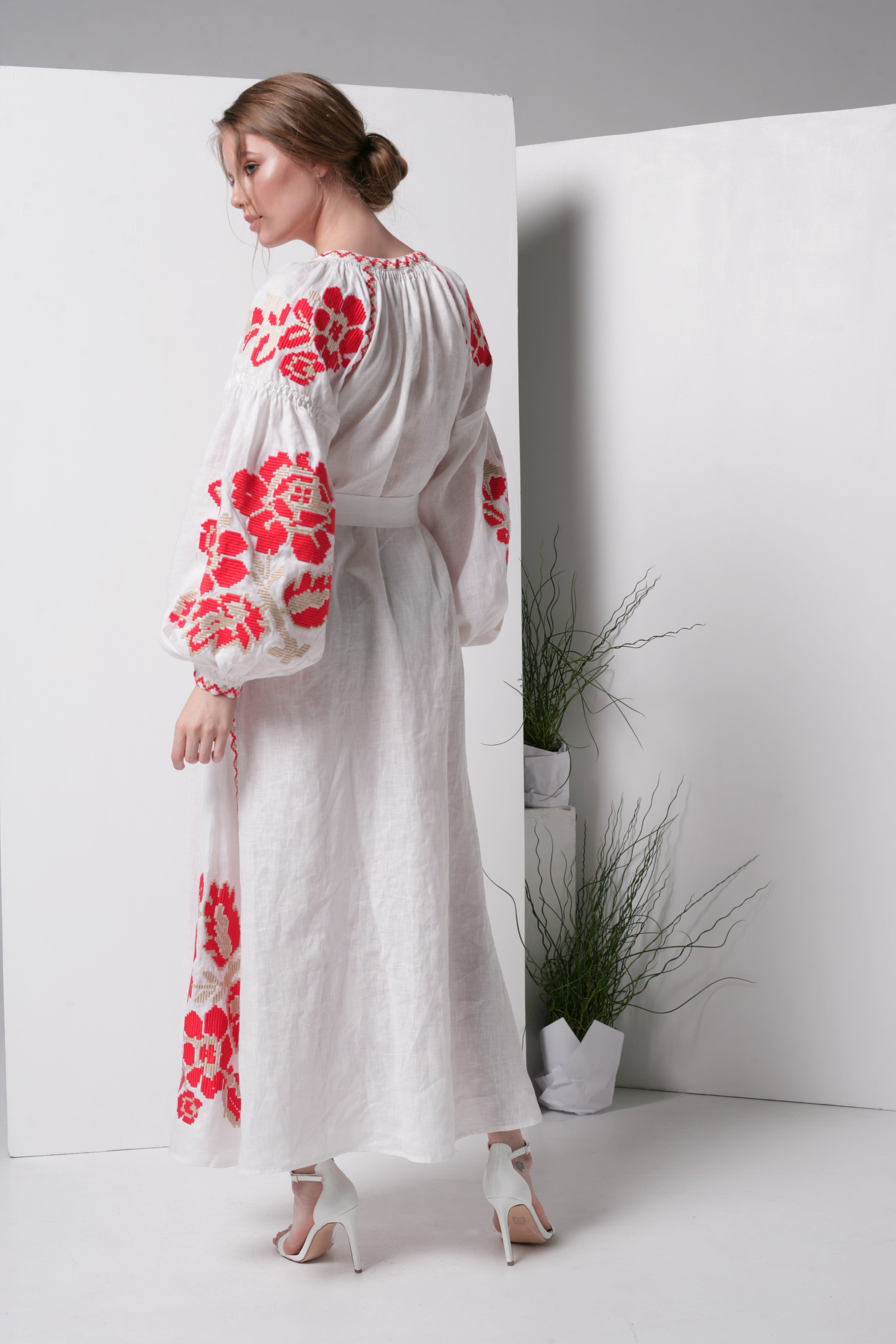 Annabo Vesna White Maxi Dress