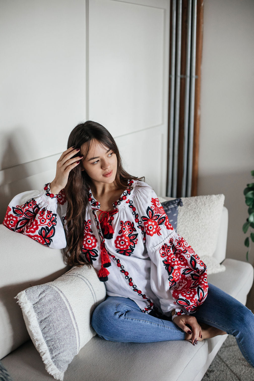 Annabo Pivni White Blouse