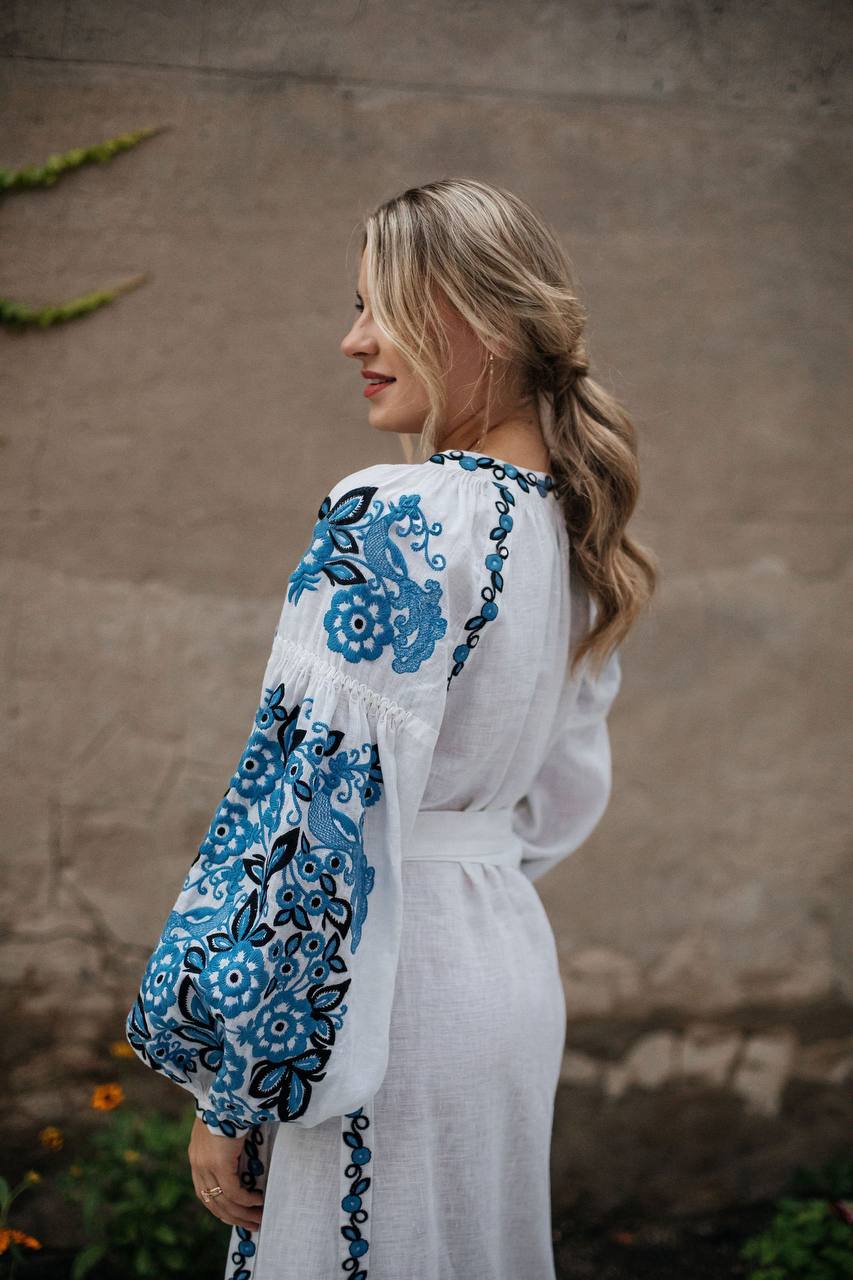 Annabo Pivni White Maxi Dress