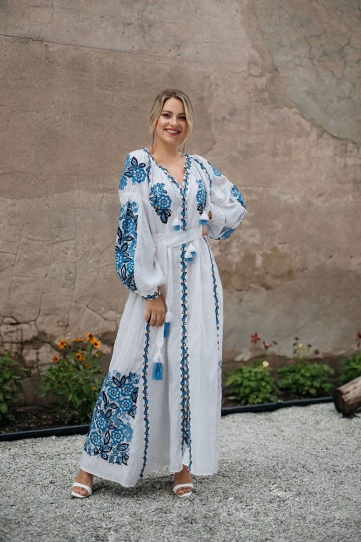 Annabo Pivni White Maxi Dress