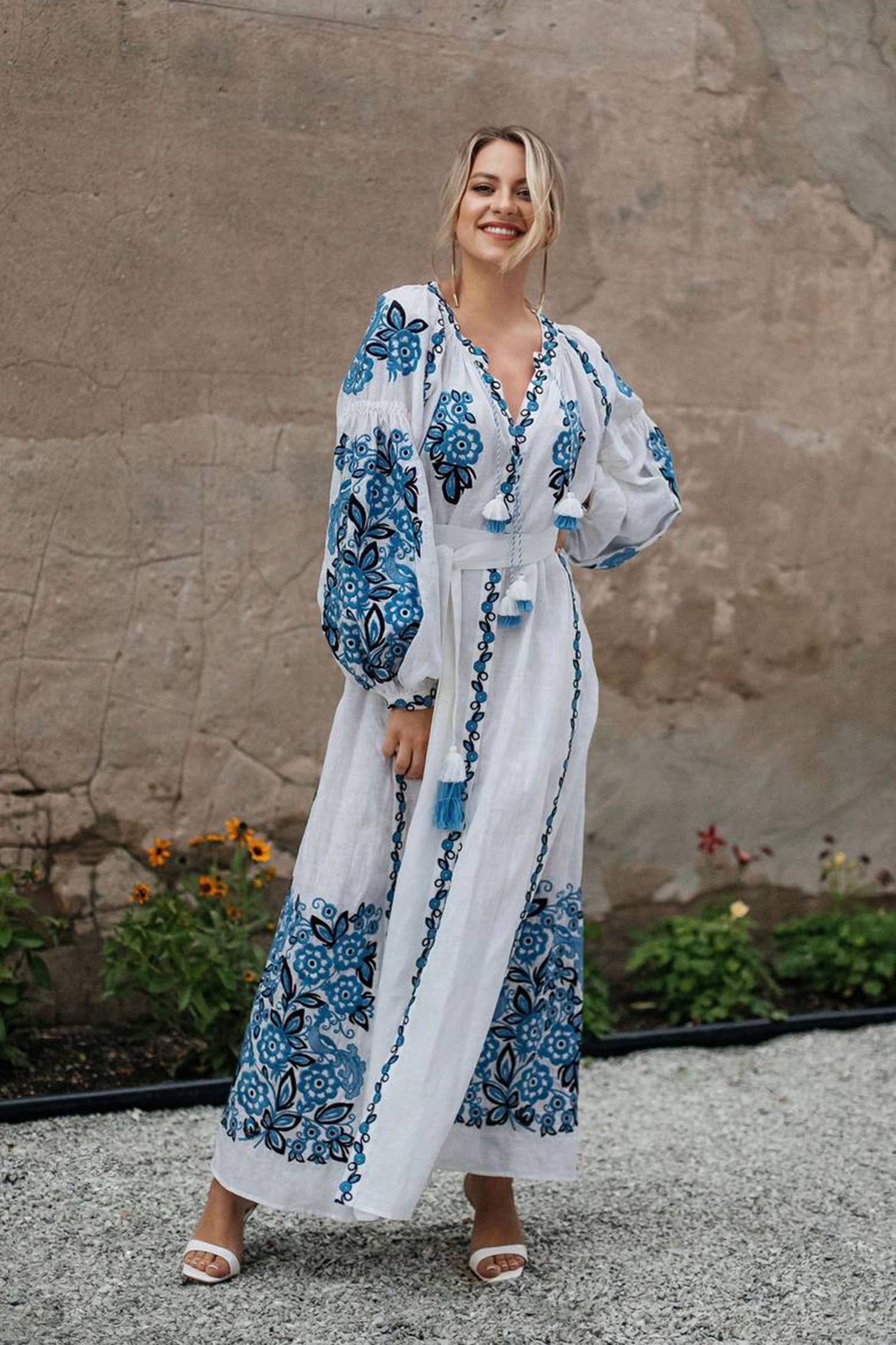 Annabo Pivni White Maxi Dress