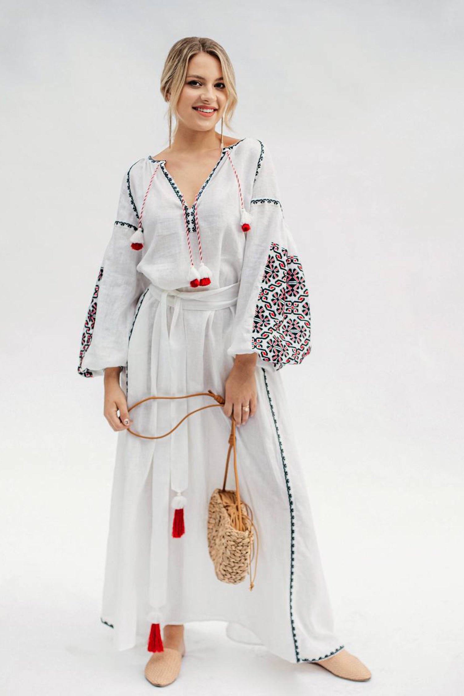 Annabo Svitanok White Maxi Dress