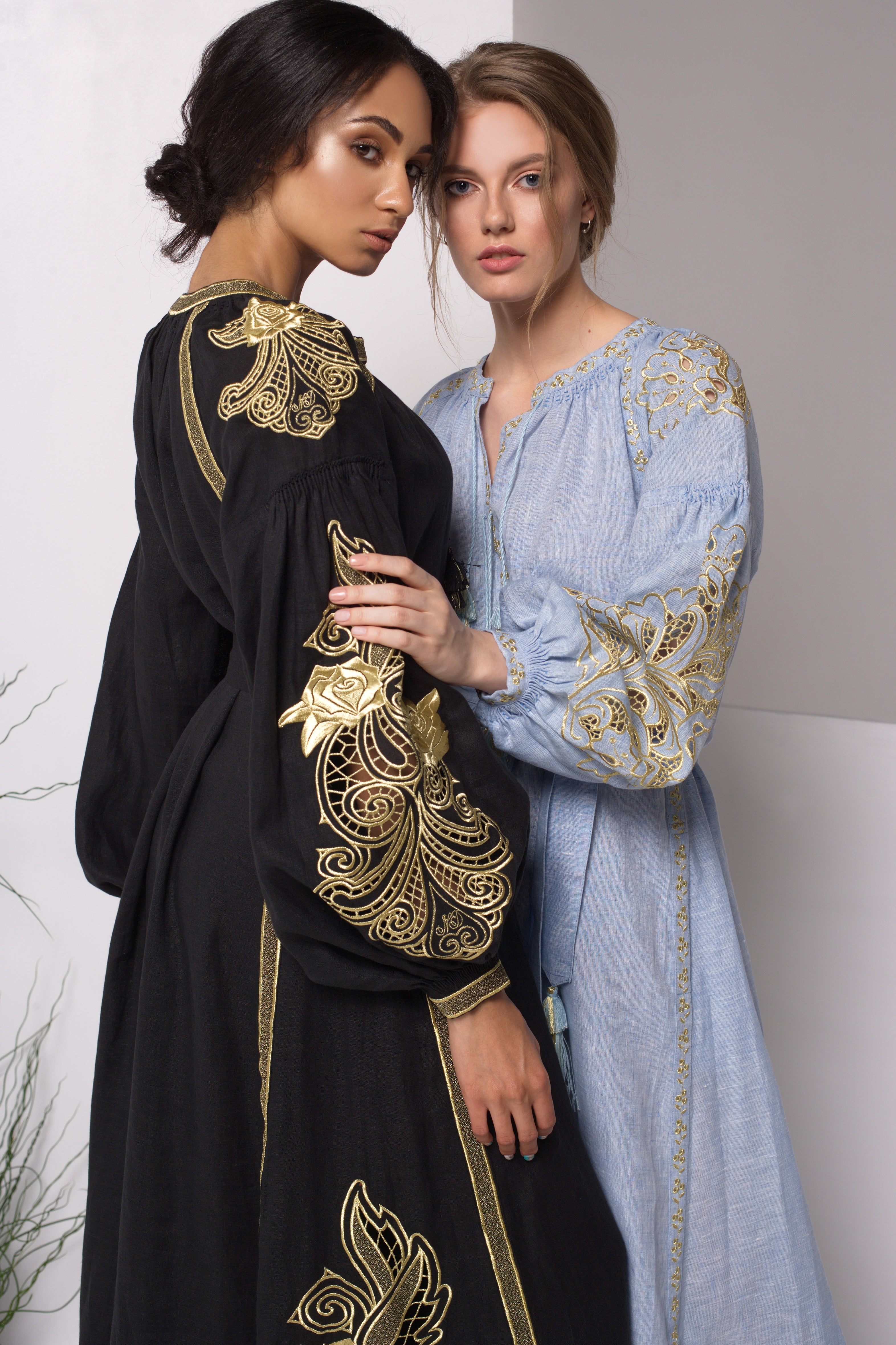 Annabo Golden Rose Richelieu Black Maxi Dress