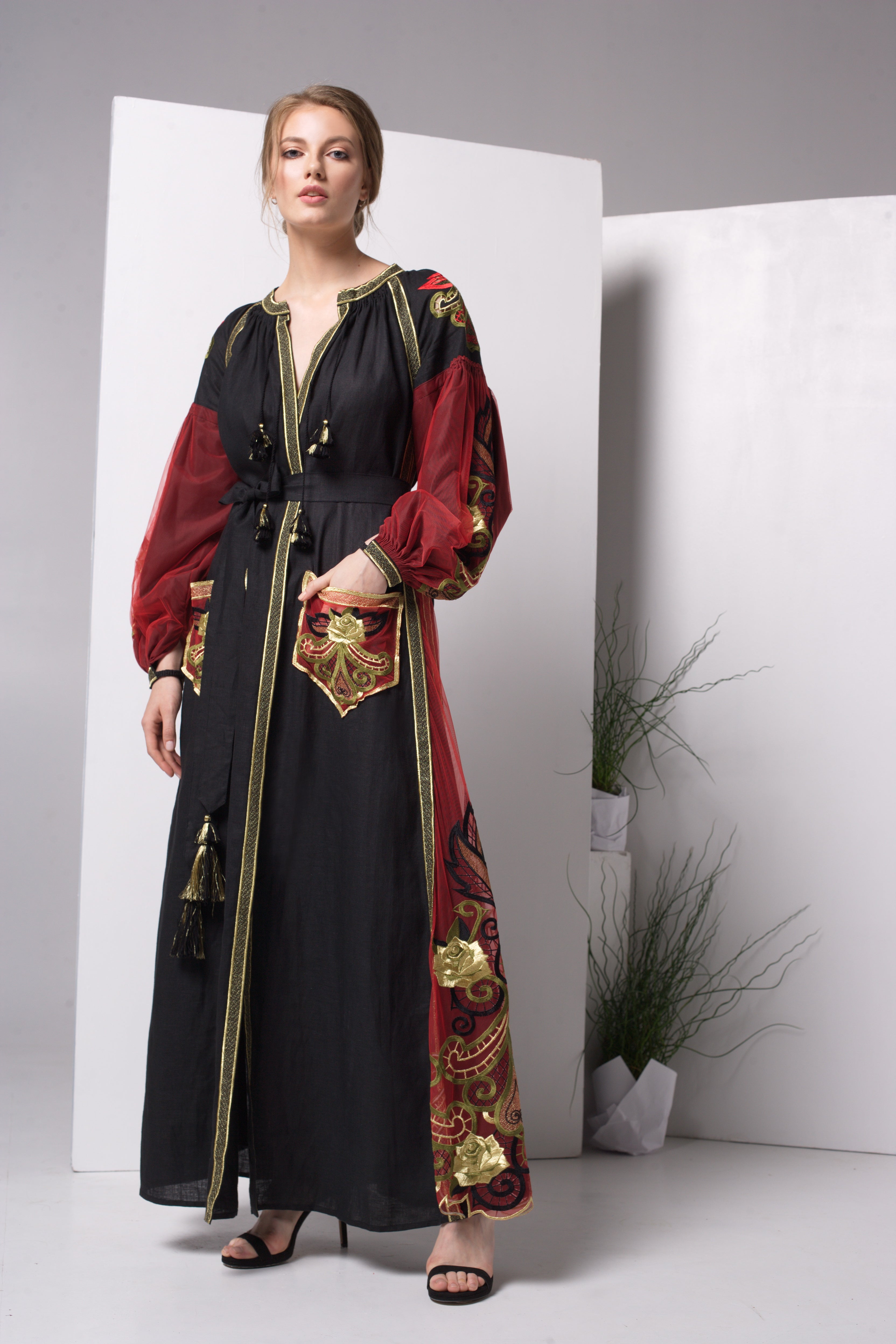 Annabo Rose Black Maxi Dress