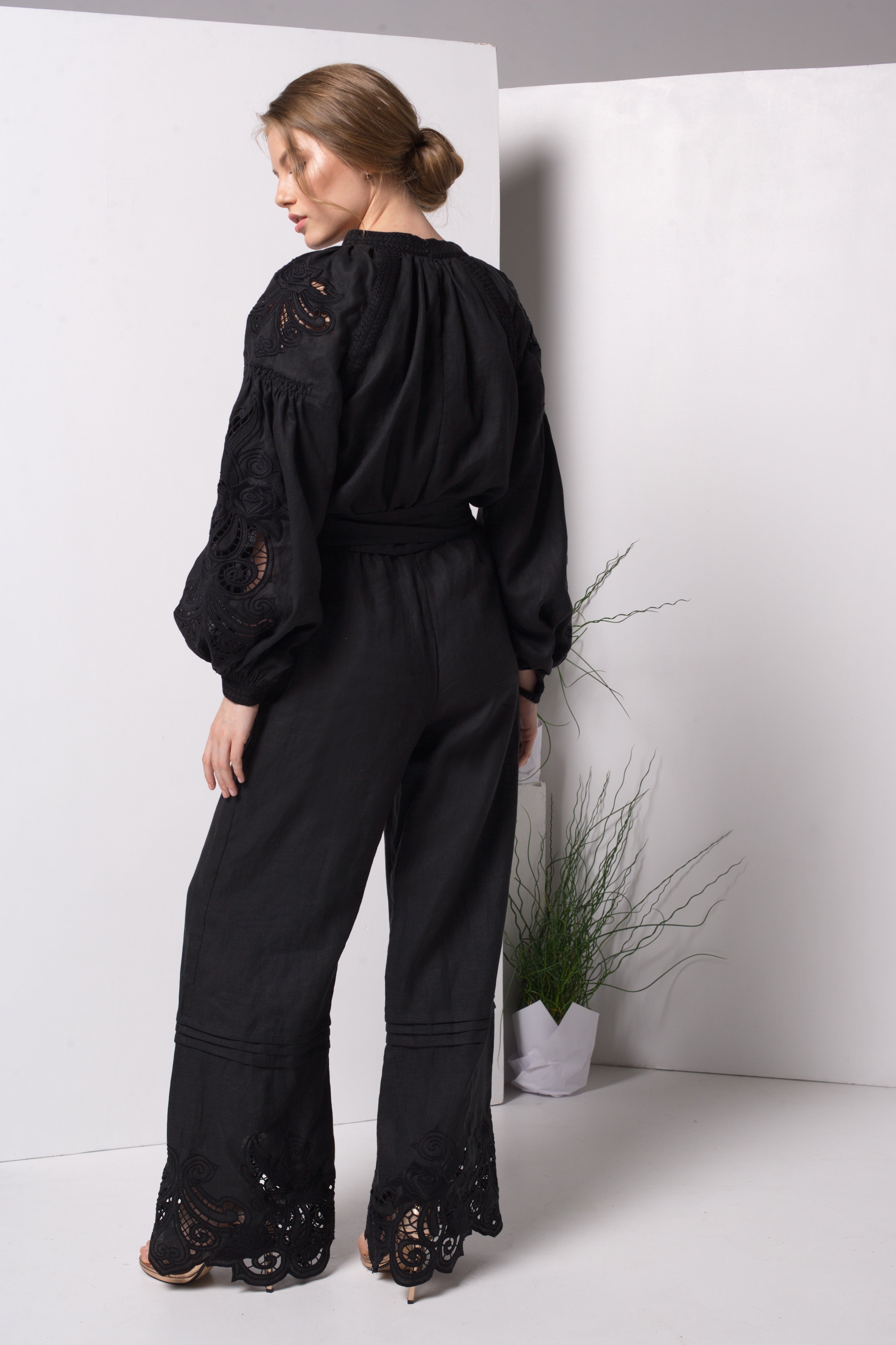 Annabo Rose Richelieu Black Jumpsuit