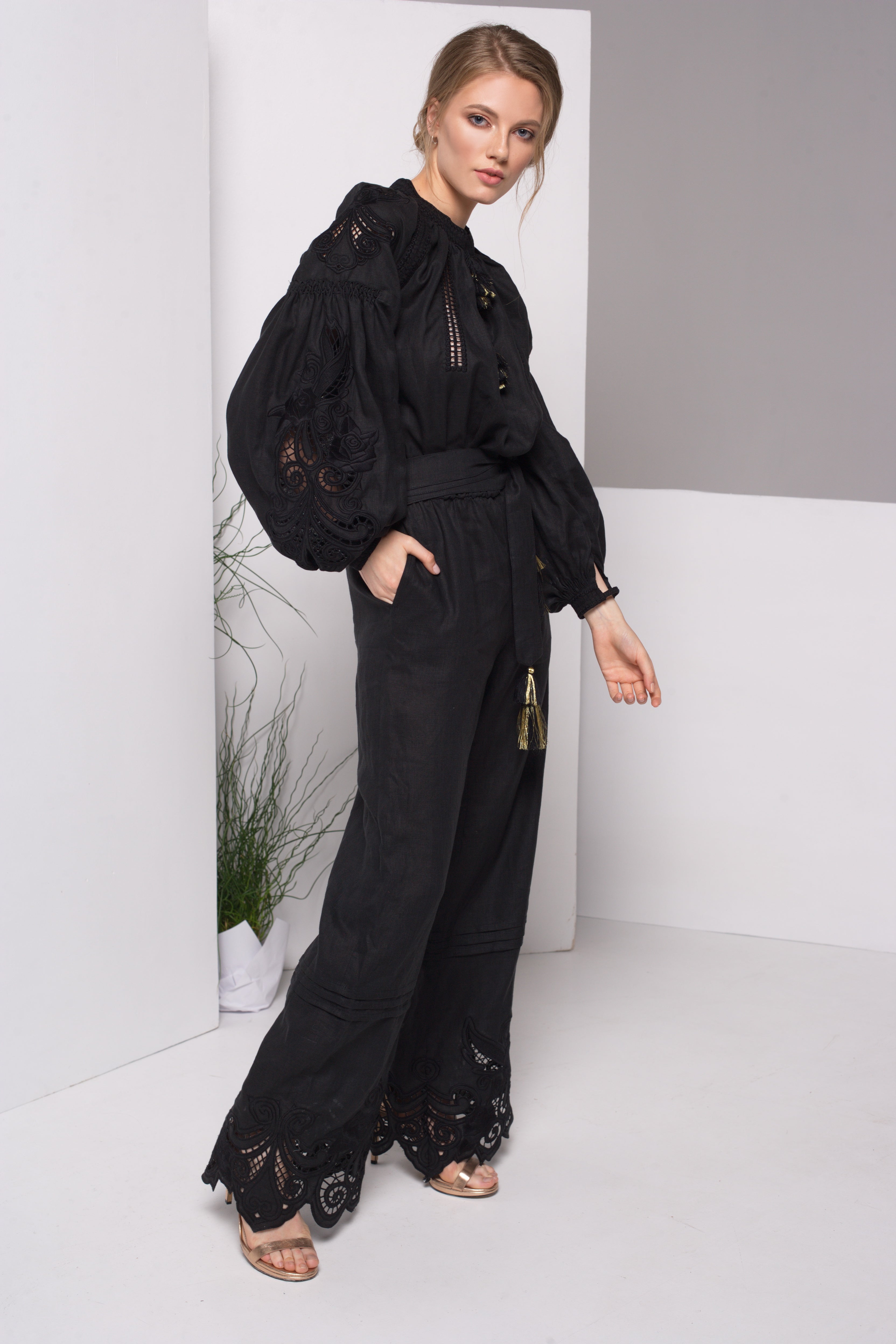 Annabo Rose Richelieu Black Jumpsuit
