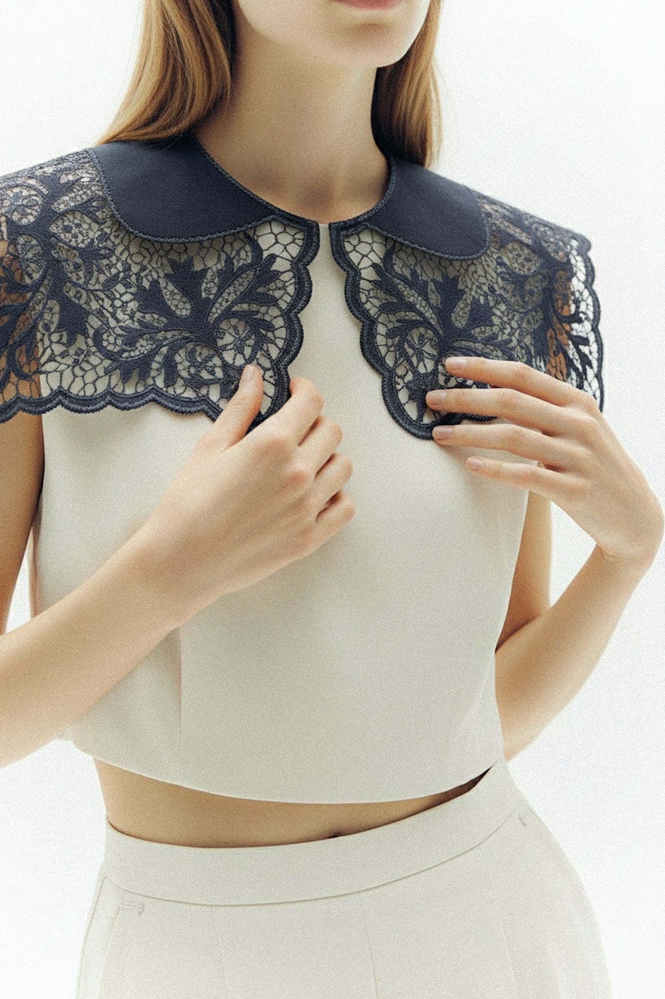 Barvy Richelieu Collar
